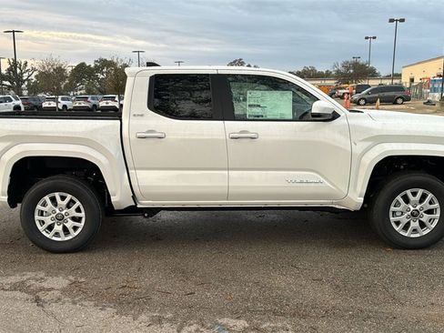 New 2026 Toyota Tacoma SR5 image 10
