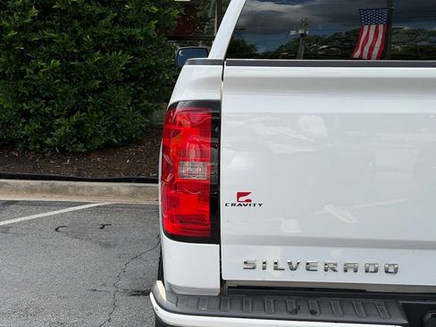 Used 2019 Chevrolet Silverado 1500 Custom w/ Custom Convenience Package AWD/4WD image 15