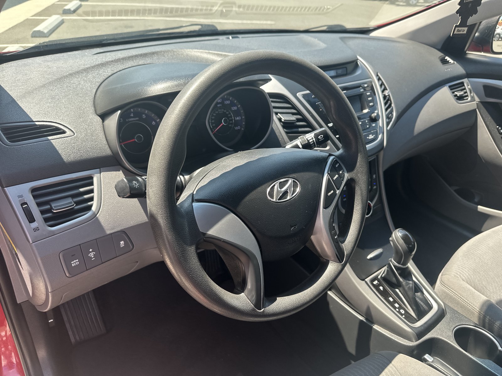 Used 2015 Hyundai Elantra SE FWD image 15
