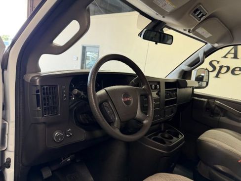 Used 2025 GMC Savana 3500 LT w/ LT Preferred Equipment Group RWD image 12