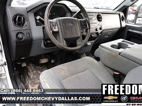 Used 2015 Ford F550 4x4 Crew Cab Super Duty image 5