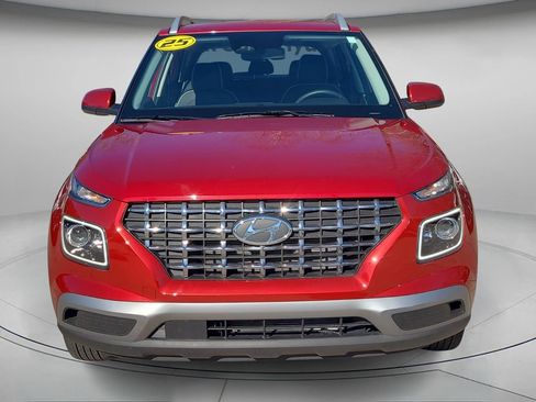 Used 2025 Hyundai Venue Limited image 5