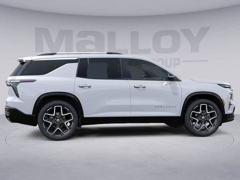 New 2026 Chevrolet Traverse High Country w/ LPO, Floor Liner Package AWD/4WD image 5