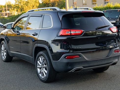 Used 2017 Jeep Cherokee Limited image 5