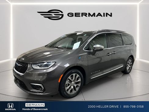 Used 2021 Chrysler Pacifica Pinnacle FWD image 4