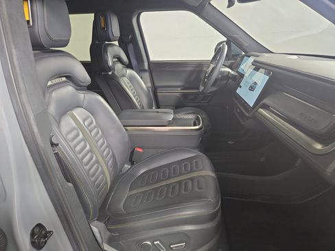 Used 2024 Rivian R1S Adventure AWD/4WD image 24