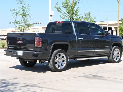 Used 2018 GMC Sierra 1500 Denali w/ Denali Ultimate Package image 8