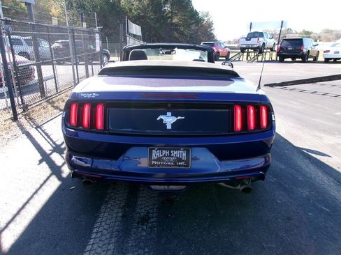 Used 2015 Ford Mustang Convertible image 13