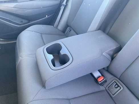 Used 2025 Toyota Corolla LE image 32
