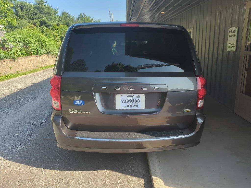 Used 2019 Dodge Grand Caravan SE FWD image 3