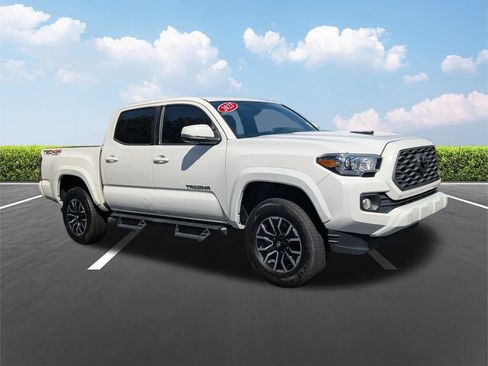 Used 2023 Toyota Tacoma TRD Sport w/ Advanced Technology Package AWD/4WD image 2