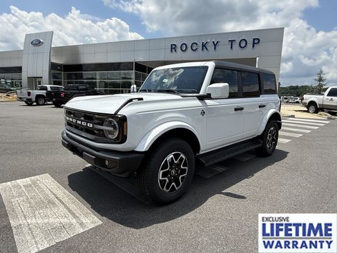 New 2026 Ford Bronco Outer Banks AWD/4WD image 1