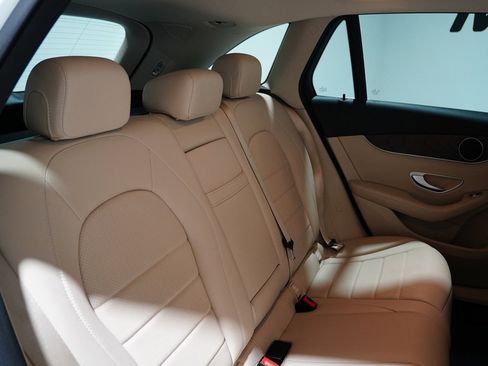 Used 2020 Mercedes-Benz GLC 300 4MATIC image 12