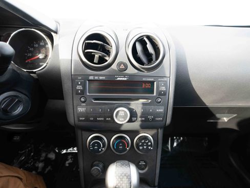 Used 2009 Nissan Rogue SL w/ Premium Pkg image 17