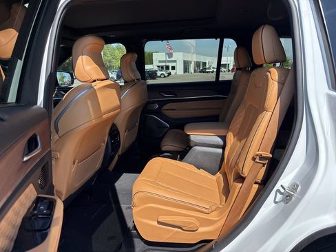 Used 2023 Jeep Grand Cherokee L Summit w/ High Altitude Package AWD/4WD image 24