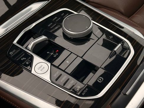 Used 2025 BMW X5 xDrive50e image 33