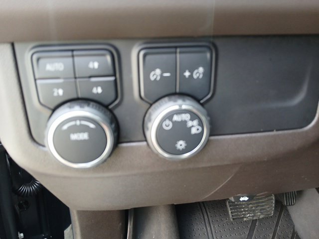 Used 2024 Chevrolet Tahoe Z71 w/ Luxury Package AWD/4WD image 53