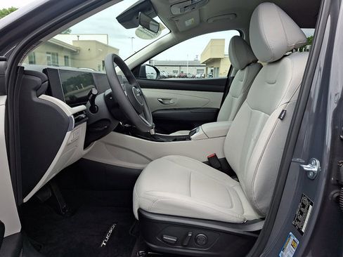 Certified 2025 Hyundai Tucson SEL AWD/4WD image 13