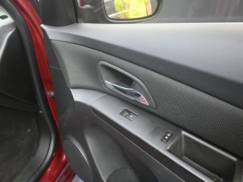 Used 2016 Chevrolet Cruze LT FWD image 30