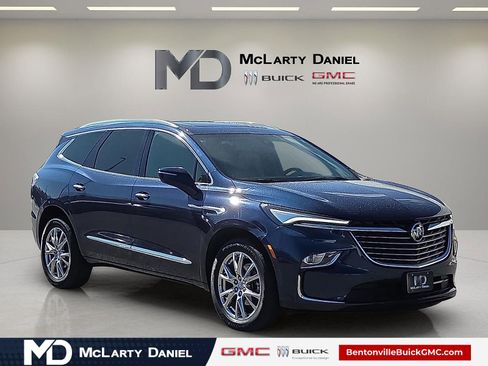Certified 2024 Buick Enclave Essence w/ Experience Buick Package image 1