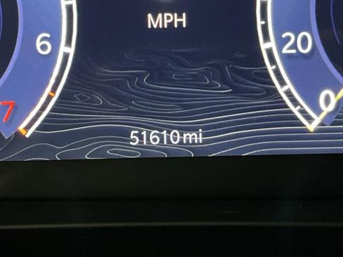 Used 2023 Jeep Grand Cherokee Limited w/ Luxury Tech Group II image 6