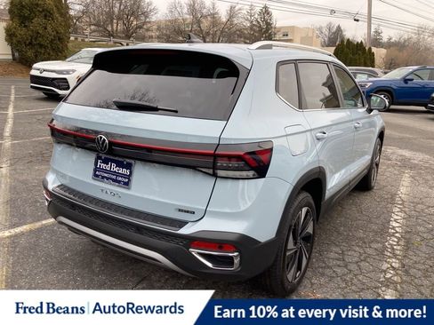 New 2026 Volkswagen Taos SE image 5