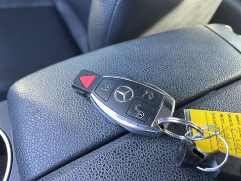 Used 2014 Mercedes-Benz C 300 4MATIC Sedan image 16