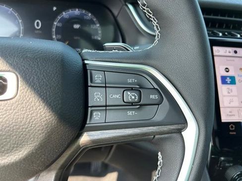 New 2025 Jeep Grand Cherokee Limited w/ Trailer Tow Package image 21