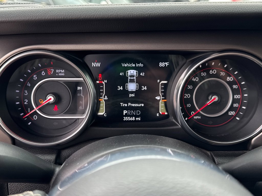 Used 2020 Jeep Gladiator Rubicon w/ Dual Top Group AWD/4WD image 9