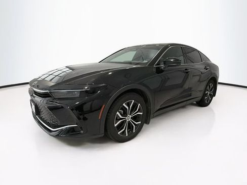 Certified 2024 Toyota Crown AWD/4WD image 3