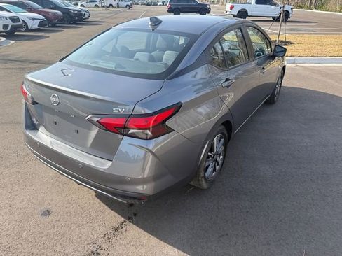 Used 2023 Nissan Versa SV FWD image 11