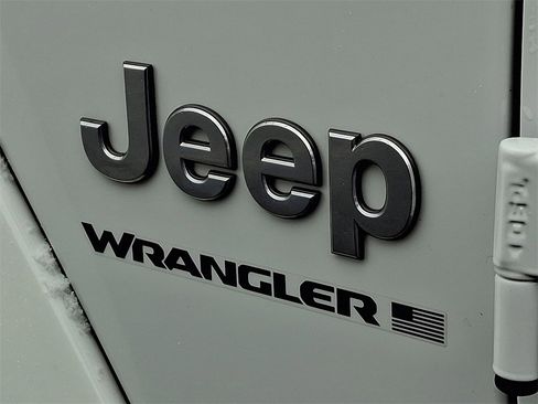 Used 2023 Jeep Wrangler Sahara w/ LED Lighting Group image 30