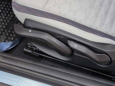 New 2026 MINI Cooper 2-Door Hardtop image 18