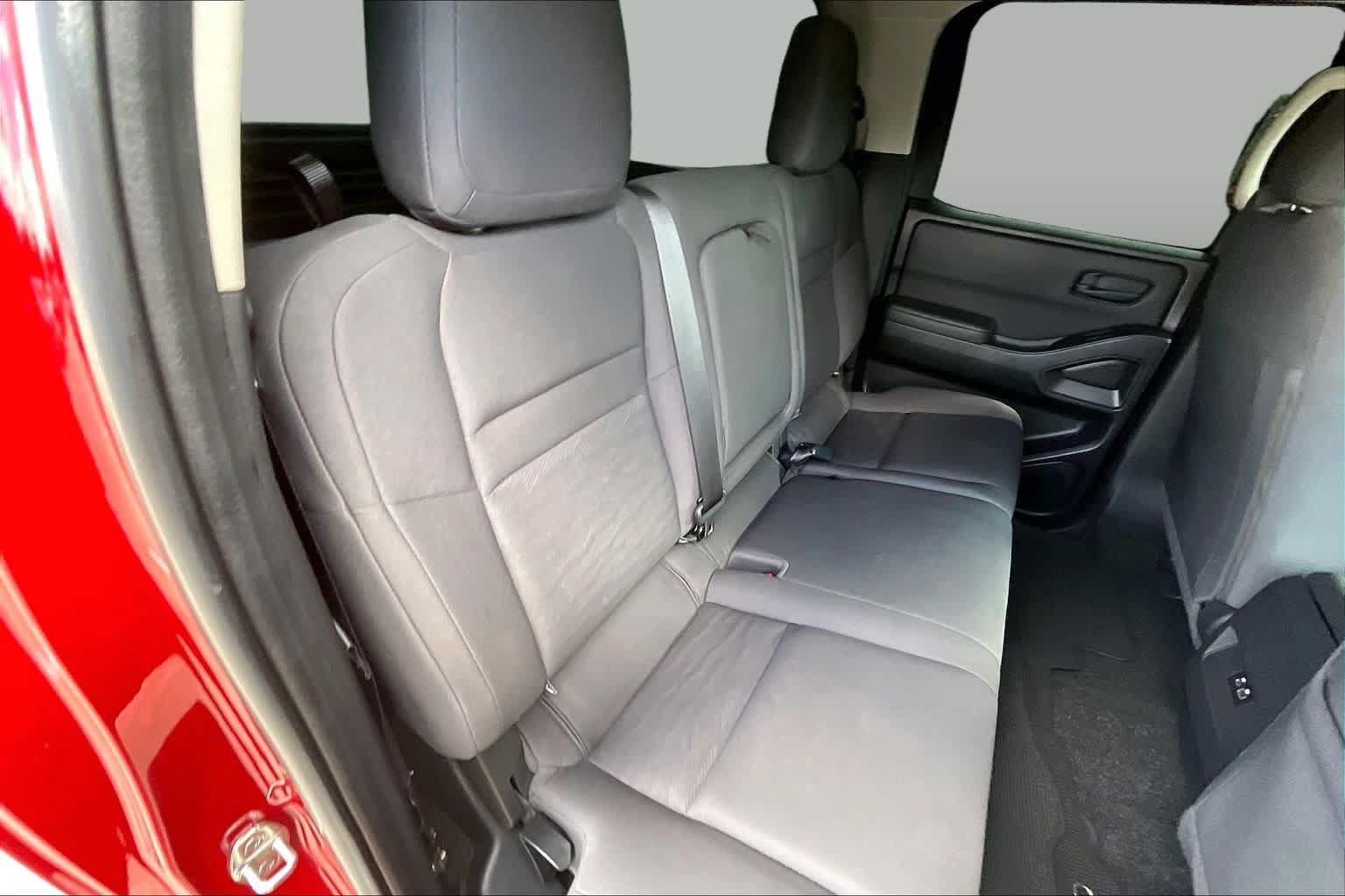 Used 2022 Nissan Frontier S w/ Technology Package RWD image 18