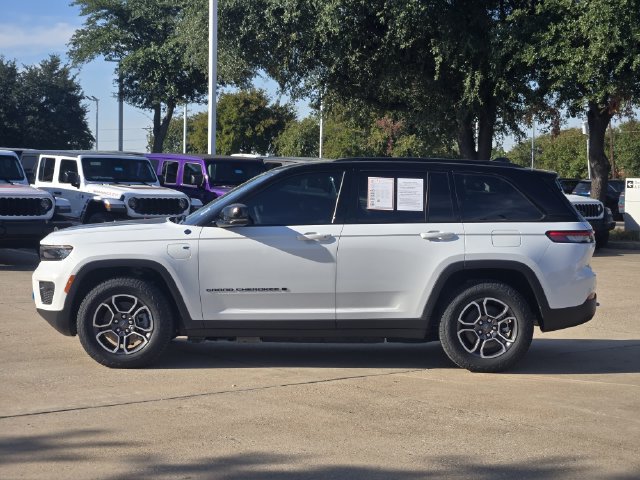 Certified 2023 Jeep Grand Cherokee Trailhawk w/ Luxury Tech Group III AWD/4WD image 4