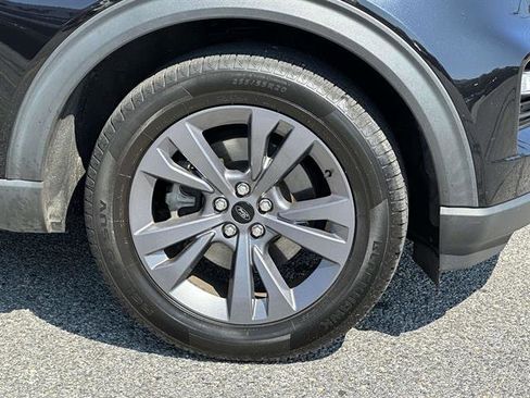 Used 2022 Ford Explorer XLT w/ Equipment Group 202A image 7