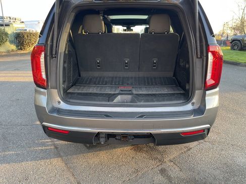 Used 2021 GMC Yukon SLT w/ SLT Premium Package image 4