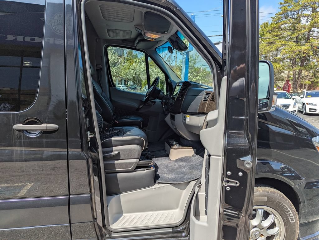 Used 2017 Mercedes-Benz Sprinter 2500 image 28