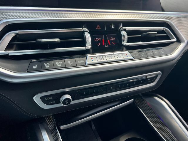 Used 2020 BMW X6 M50i AWD/4WD image 29