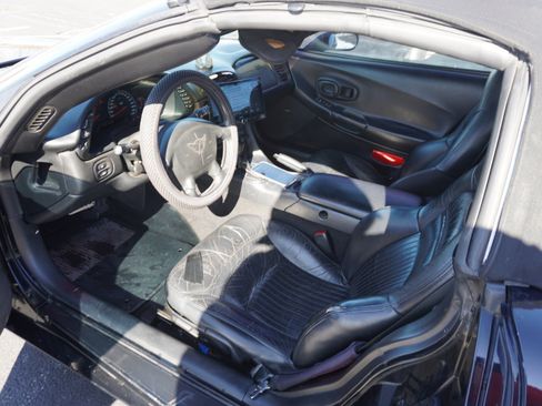 Used 2004 Chevrolet Corvette 2dr Convertible w/ Preferred Equipment Group image 21