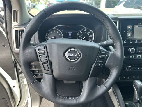 Used 2025 Nissan Frontier SV w/ SV Convenience Package RWD image 21