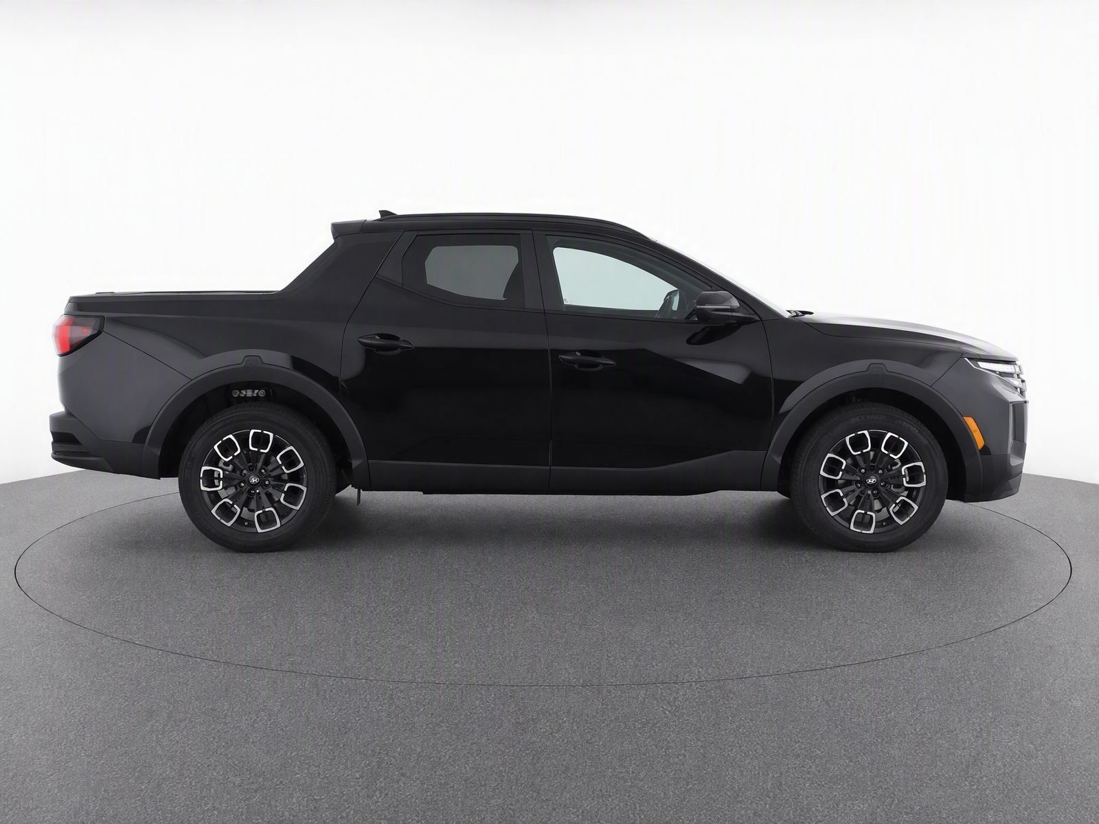 Used 2024 Hyundai Santa Cruz SEL w/ Activity Package FWD image 4
