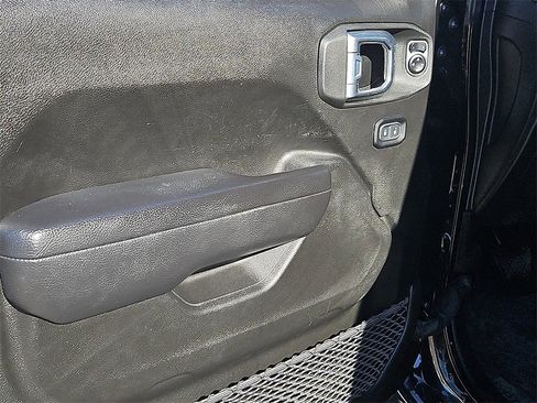 Used 2023 Jeep Gladiator Willys image 19