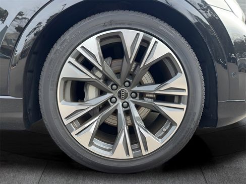 New 2026 Audi Q8 Premium Plus image 8