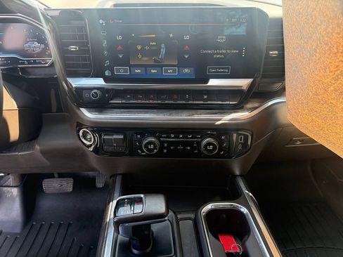 Used 2023 Chevrolet Silverado 1500 LTZ AWD/4WD image 11