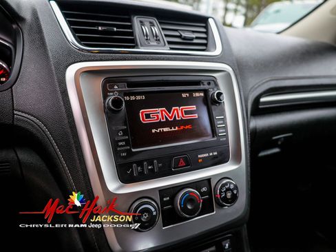 Used 2014 GMC Acadia SLE image 17