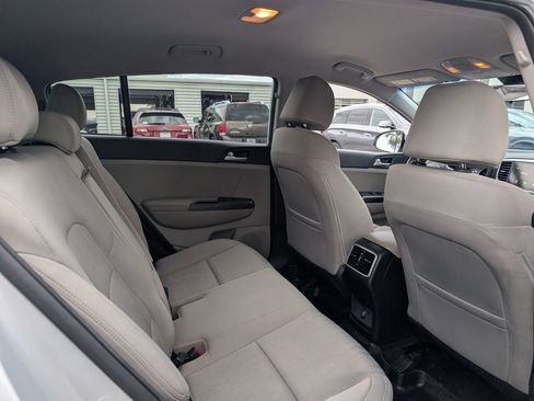 Used 2022 Kia Sportage LX image 16