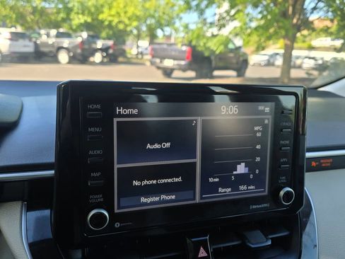Used 2022 Toyota Corolla LE FWD image 23