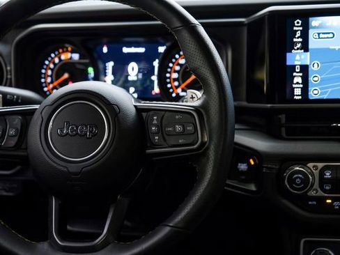 Used 2025 Jeep Wrangler Unlimited Rubicon 392 image 61