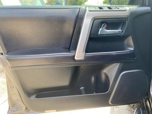 Used 2016 Toyota 4Runner SR5 Premium RWD image 15